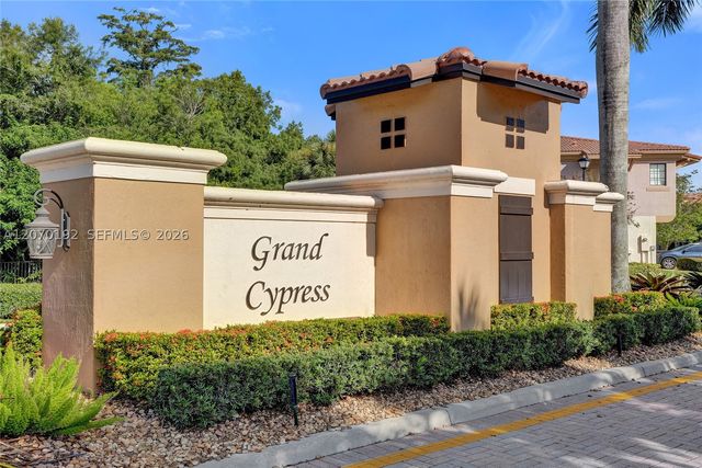 6079 Grand Cypress Cir W, Coconut Creek, FL 33073