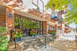 1000 E 53rd Street 302, Chicago, IL 60615