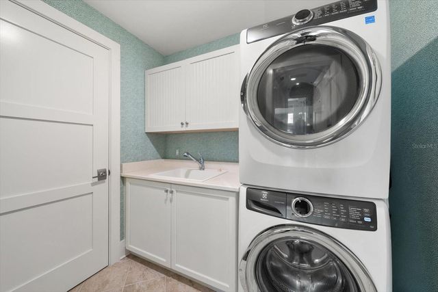 125 BELLEVIEW BOULEVARD 302, Belleair, FL 33756