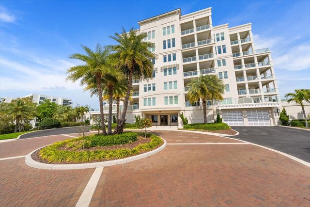 125 BELLEVIEW BOULEVARD 302, Belleair, FL 33756