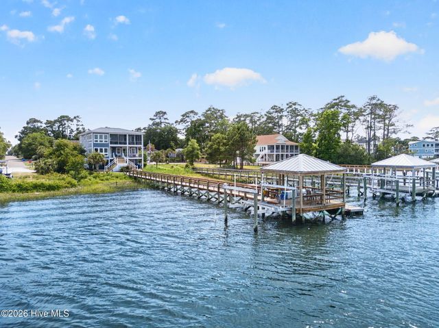 3808 E Yacht Drive, Oak Island, NC 28465