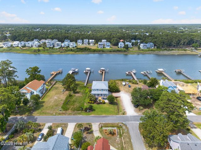 3808 E Yacht Drive, Oak Island, NC 28465