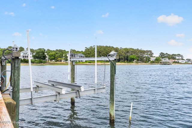 3808 E Yacht Drive, Oak Island, NC 28465
