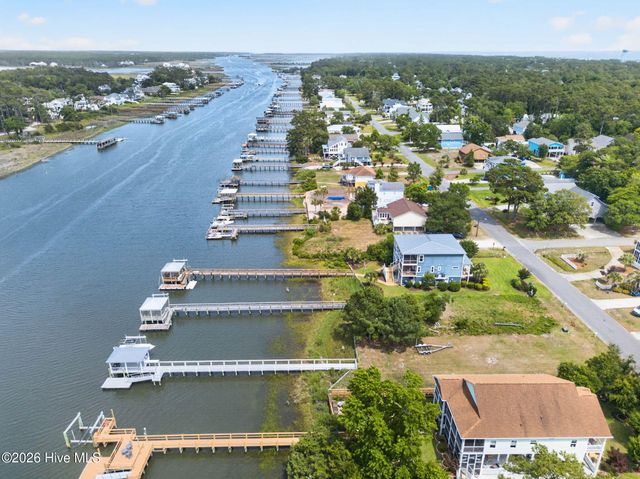 3808 E Yacht Drive, Oak Island, NC 28465