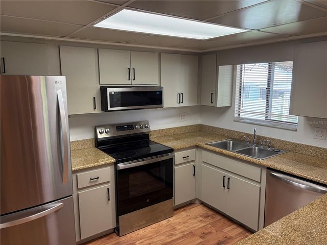 7206 8TH AVENUE NW, Bradenton, FL 34209