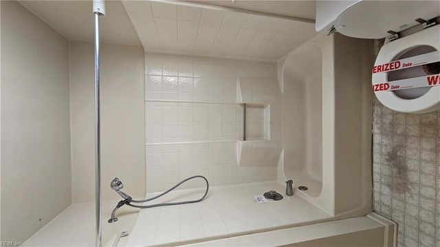 1913 Ravel DR, Virginia Beach, VA 23454