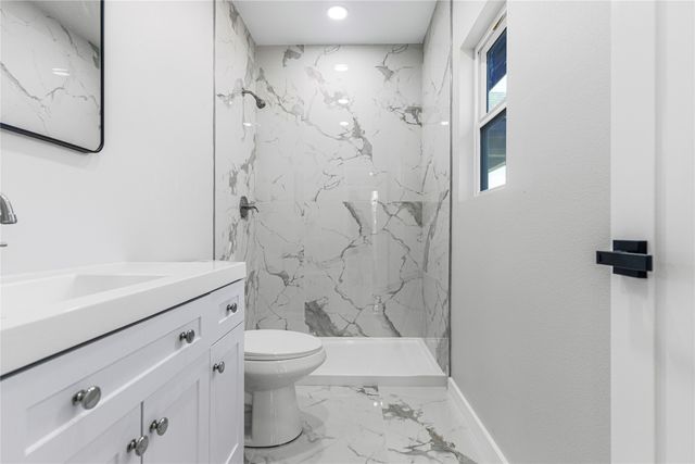 1028 E Jessamine Street, Fort Worth, TX 76104