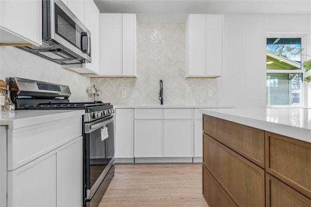 1028 E Jessamine Street, Fort Worth, TX 76104