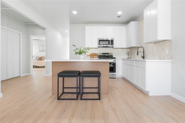 1028 E Jessamine Street, Fort Worth, TX 76104