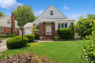 14 Albany Street, Elmont, NY 11003