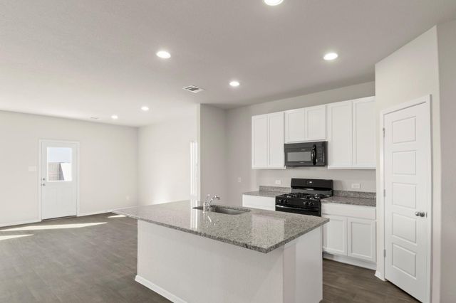 4418 Long Leaf Bend Boulevard, Pinehurst, TX 77362