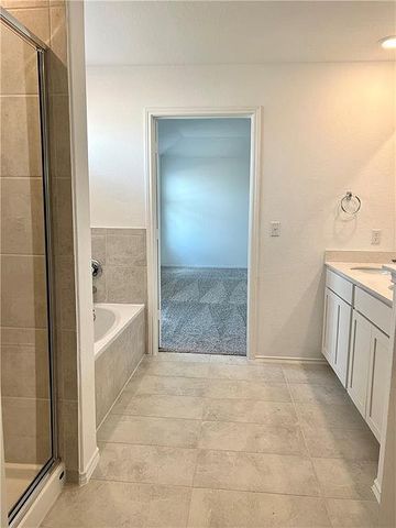 290 Silver Glen DR, Kyle, TX 78640
