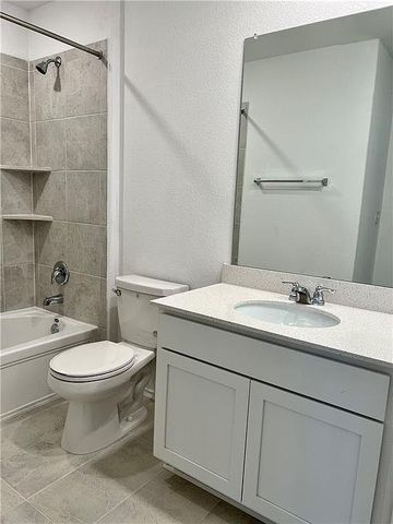 290 Silver Glen DR, Kyle, TX 78640