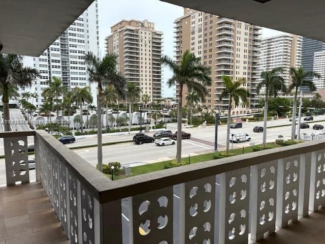 1893 S Ocean Dr 403, Hallandale Beach, FL 33009
