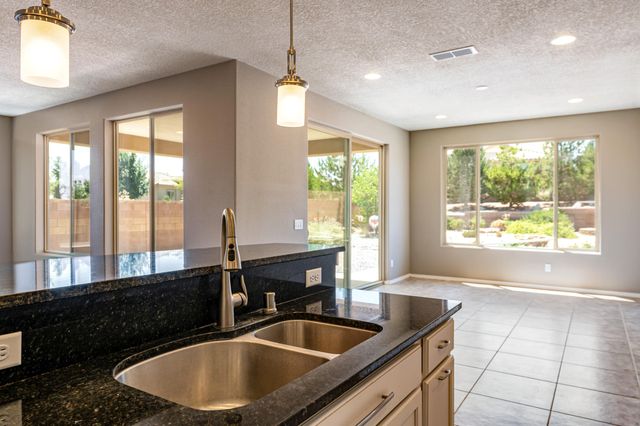 2301 Granite Mountain Loop NW, Albuquerque, NM 87120