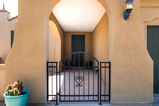 2301 Granite Mountain Loop NW, Albuquerque, NM 87120