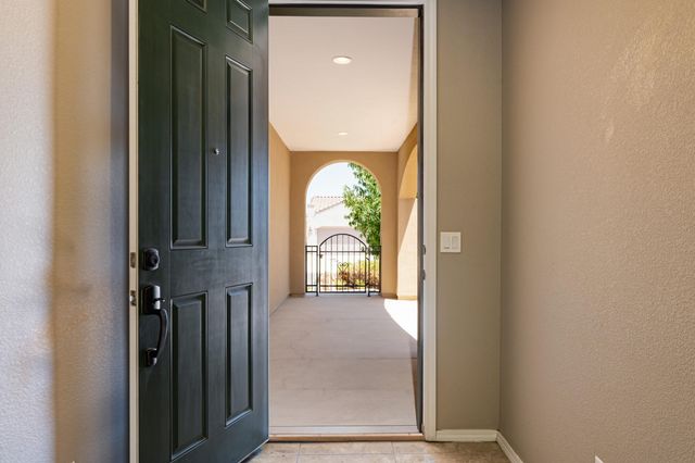 2301 Granite Mountain Loop NW, Albuquerque, NM 87120