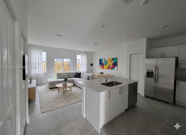 300 SE 10th Ct 300, Florida City, FL 33034