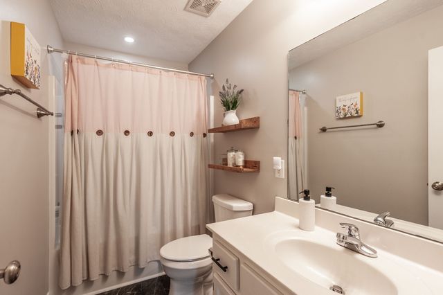 1051 Pinnacle Way, Castalian Springs, TN 37031