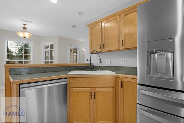 102 Egrets Way Lane, Richmond Hill, GA 31324