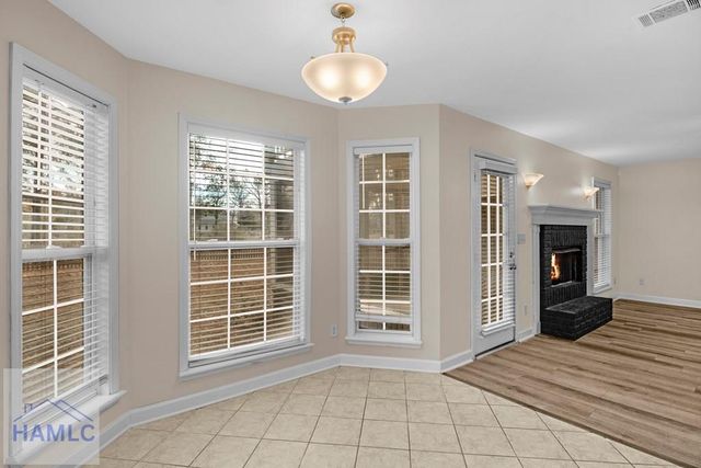 102 Egrets Way Lane, Richmond Hill, GA 31324