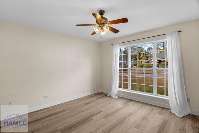 102 Egrets Way Lane, Richmond Hill, GA 31324