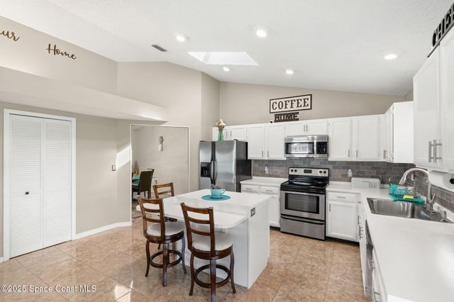 1092 Itzehoe Avenue NW, Palm Bay, FL 32907