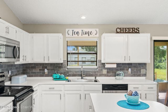 1092 Itzehoe Avenue NW, Palm Bay, FL 32907