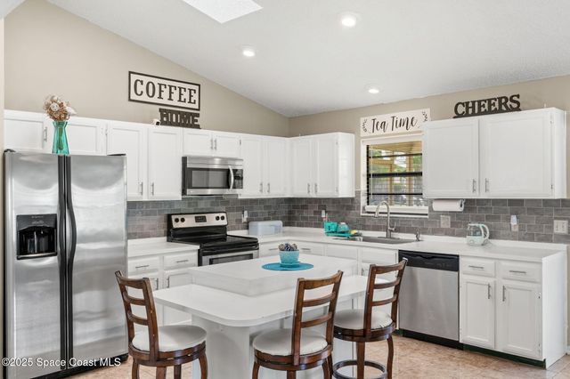 1092 Itzehoe Avenue NW, Palm Bay, FL 32907