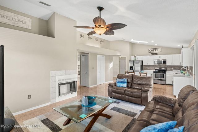 1092 Itzehoe Avenue NW, Palm Bay, FL 32907