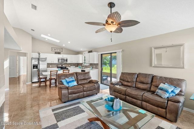 1092 Itzehoe Avenue NW, Palm Bay, FL 32907