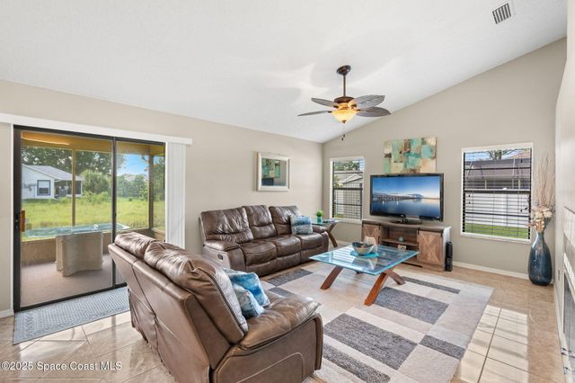 1092 Itzehoe Avenue NW, Palm Bay, FL 32907