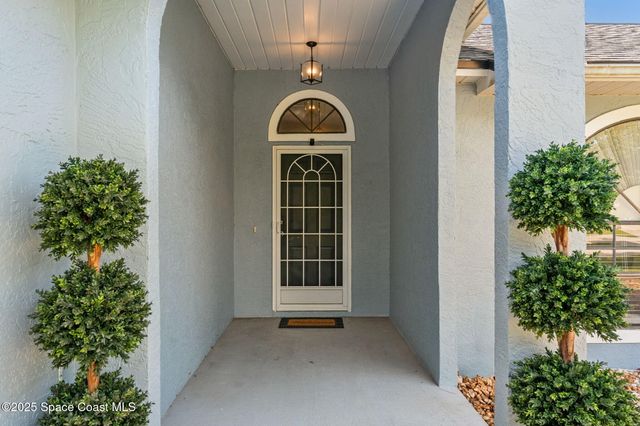 1092 Itzehoe Avenue NW, Palm Bay, FL 32907
