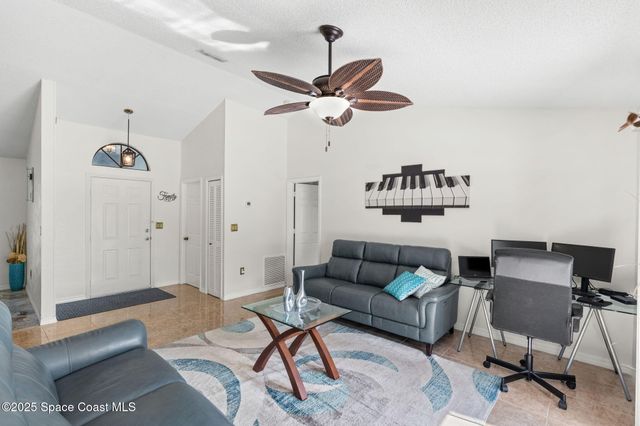 1092 Itzehoe Avenue NW, Palm Bay, FL 32907
