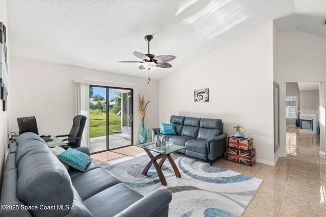 1092 Itzehoe Avenue NW, Palm Bay, FL 32907