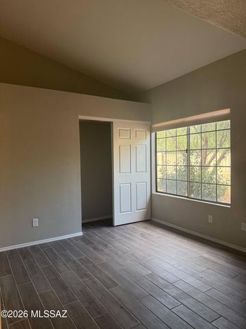 321 E Fieldcrest Lane, Tucson, AZ 85737