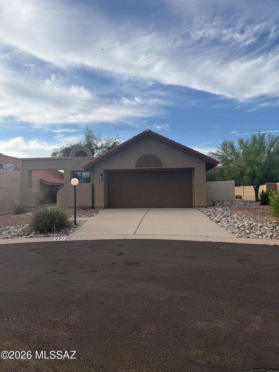 321 E Fieldcrest Lane, Tucson, AZ 85737