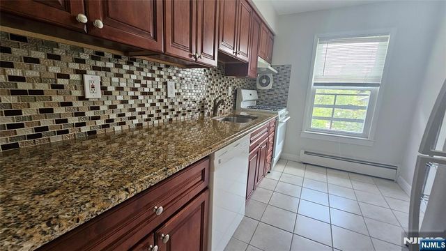 1628 Valley Street 2C, Fort Lee, NJ 07024