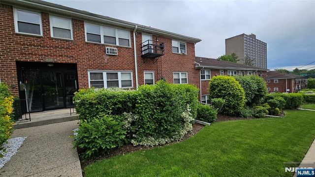 1628 Valley Street 2C, Fort Lee, NJ 07024