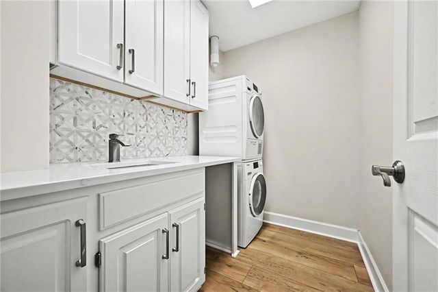 4118 Minnesota Drive, Lee's Summit, MO 64082