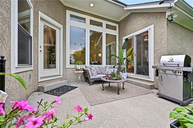 4118 Minnesota Drive, Lee's Summit, MO 64082