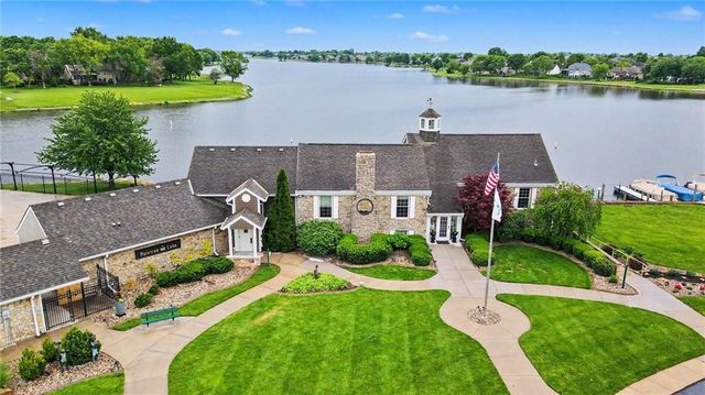 4118 Minnesota Drive, Lee's Summit, MO 64082