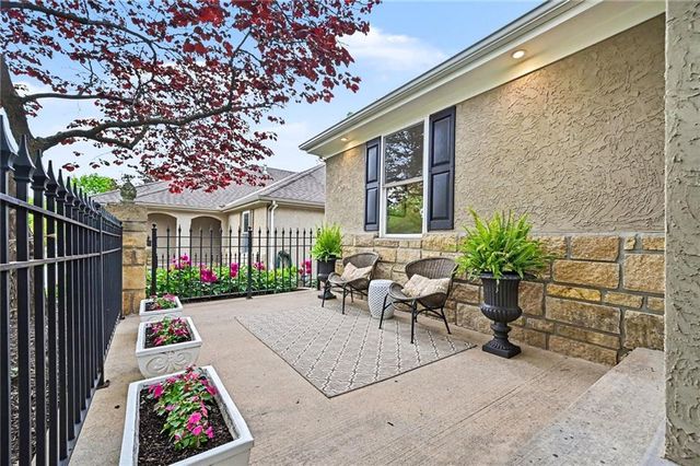 4118 Minnesota Drive, Lee's Summit, MO 64082