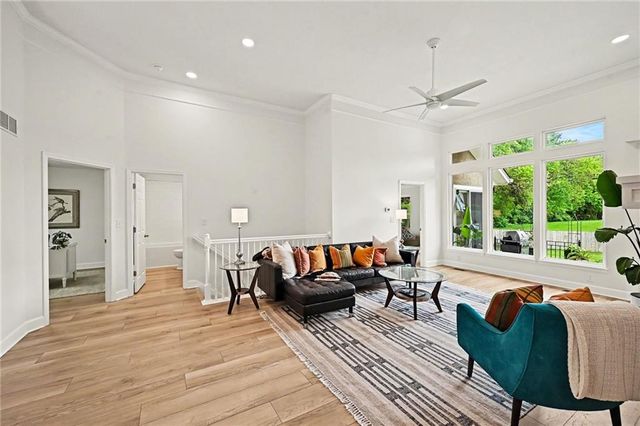 4118 Minnesota Drive, Lee's Summit, MO 64082