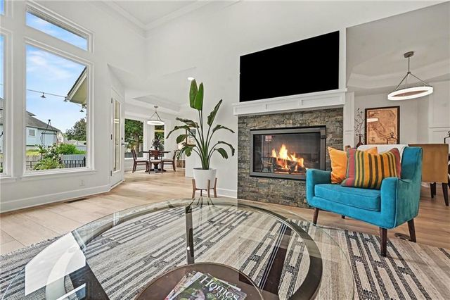 4118 Minnesota Drive, Lee's Summit, MO 64082