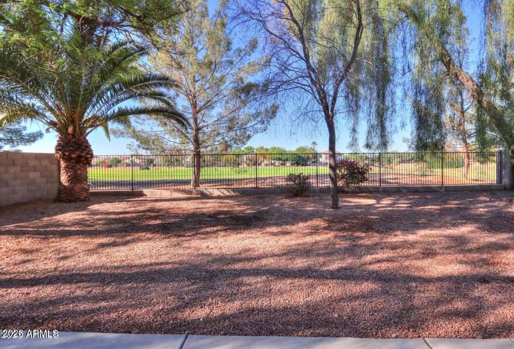 946 S PARKCREST Street, Gilbert, AZ 85296 — photo 5