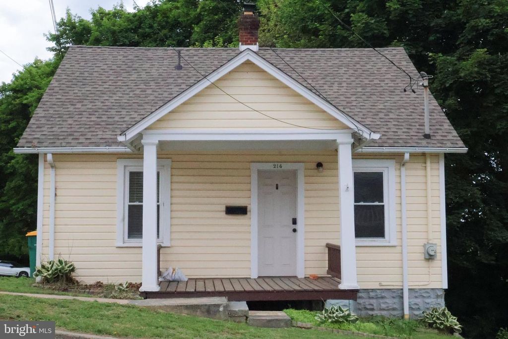 214 MOUNT AIRY AVENUE, Waynesboro, PA 17268