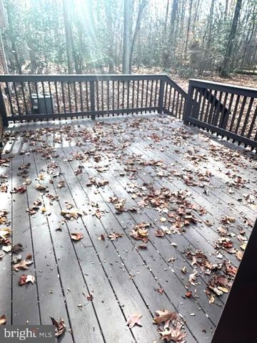 66 LANDS END DR, Montross, VA 22520