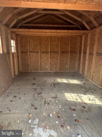 66 LANDS END DR, Montross, VA 22520