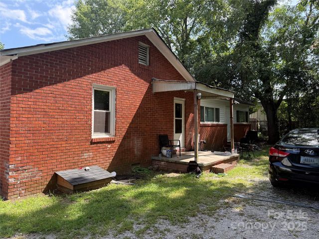 74 Victory Drive, Cheraw, SC 29520